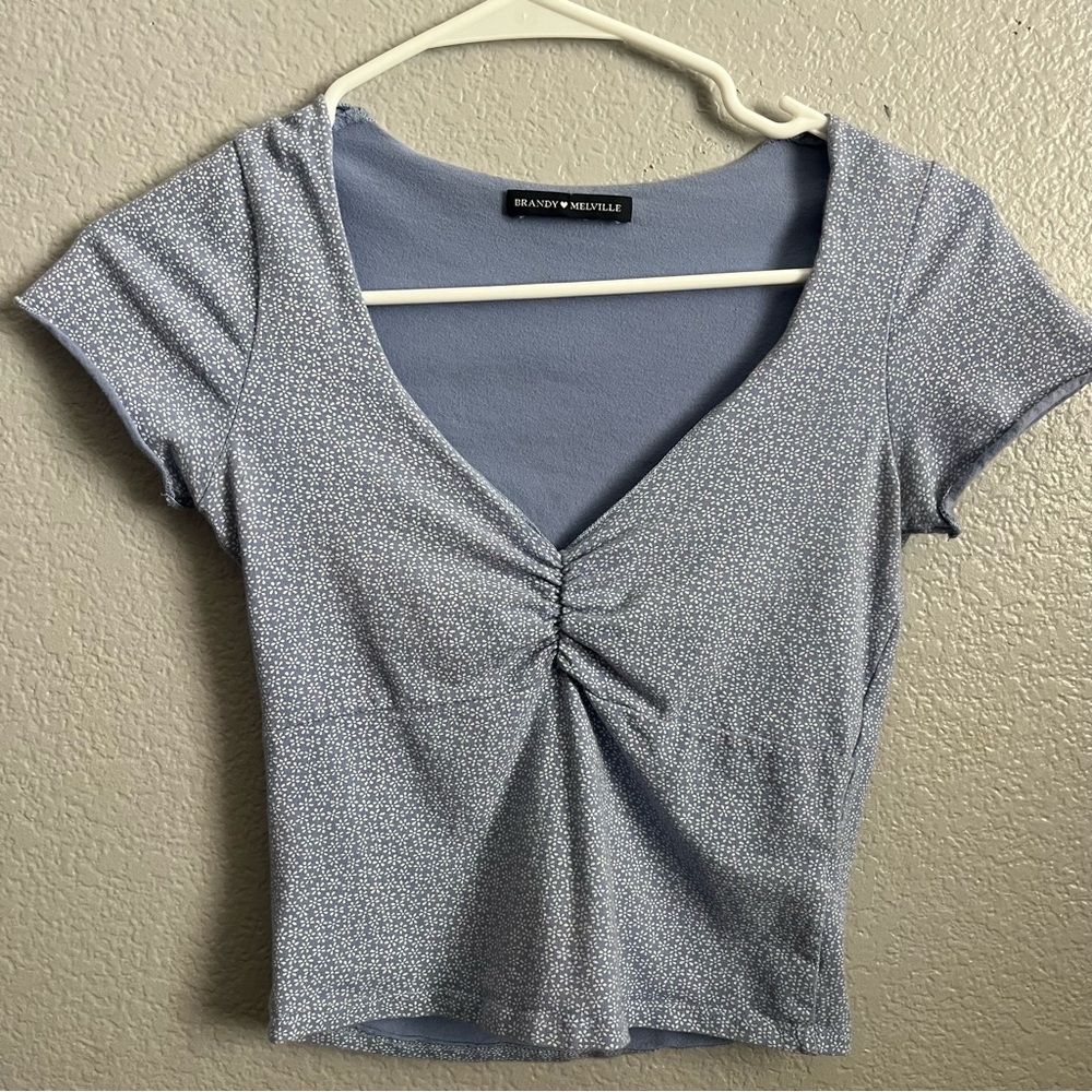 brandy melville blue and white flower plunge shirt sleeve shirt